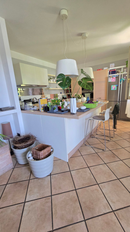 Nel centro di Salgareda, proponiamo in vendita una splendida casa singola di ben 210 mq, ideale p...