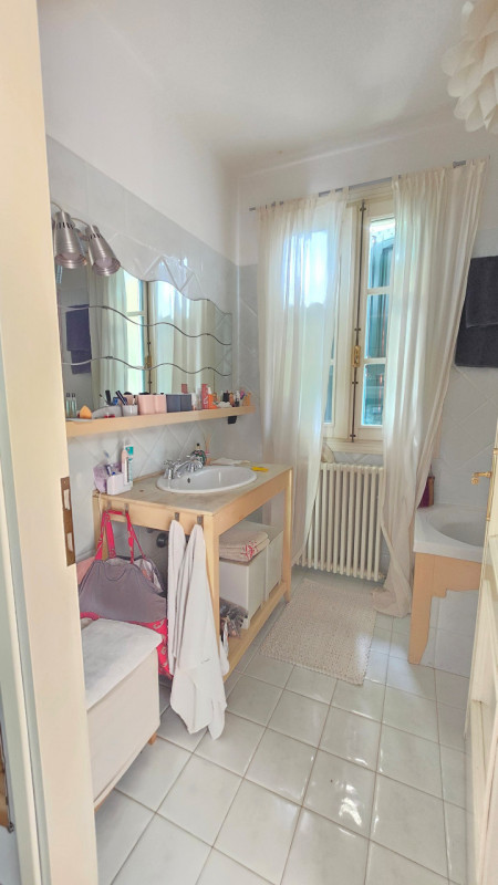 Nel centro di Salgareda, proponiamo in vendita una splendida casa singola di ben 210 mq, ideale p...