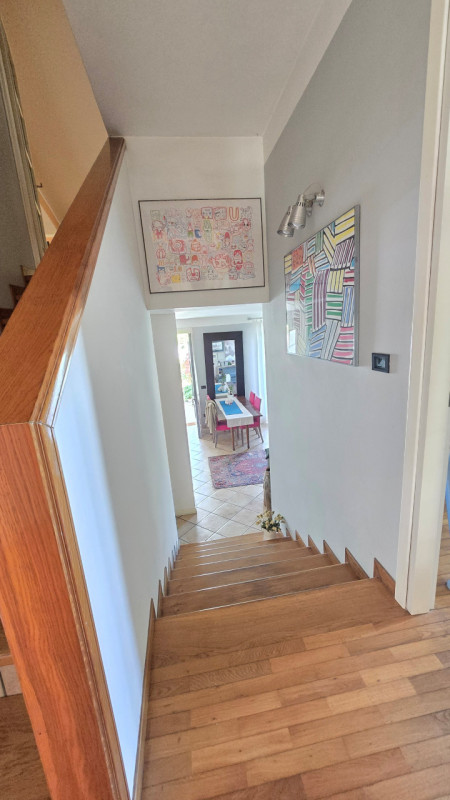 Nel centro di Salgareda, proponiamo in vendita una splendida casa singola di ben 210 mq, ideale p...