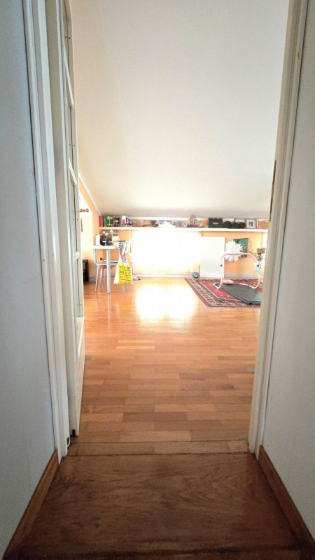 Nel centro di Salgareda, proponiamo in vendita una splendida casa singola di ben 210 mq, ideale p...