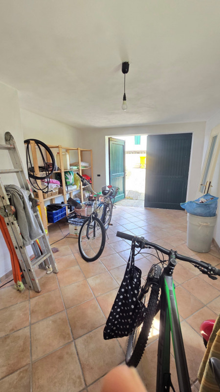 Nel centro di Salgareda, proponiamo in vendita una splendida casa singola di ben 210 mq, ideale p...