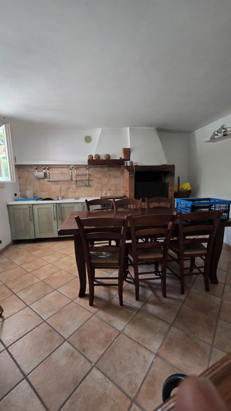 Nel centro di Salgareda, proponiamo in vendita una splendida casa singola di ben 210 mq, ideale p...