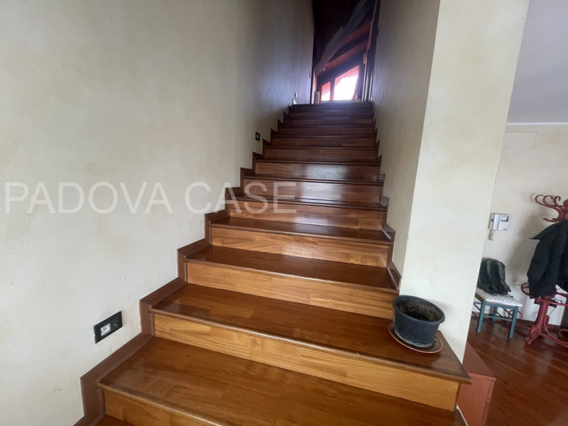 Scopri un'opportunità unica nel cuore di Padova! In una delle zone più prestigiose e ricercate de...