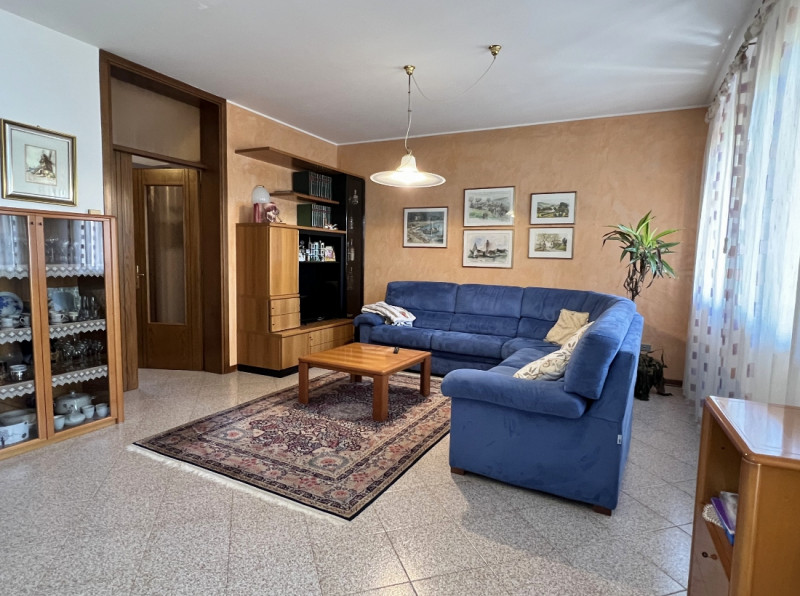 VILLINO DI TESTA  CON GIARDINO E GARAGE IN VENDITA A TORRI DI QUARTESOLO - RIF. 8397
Agenzia Vice...