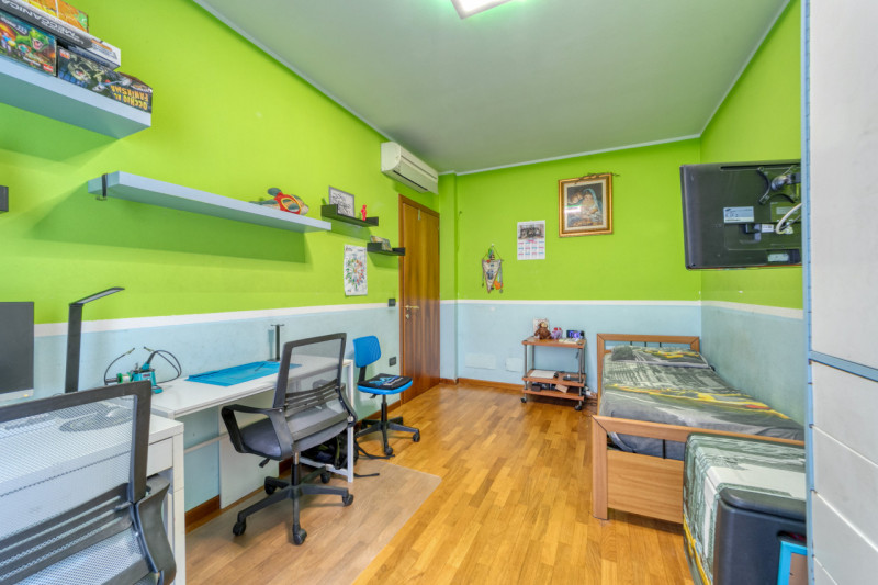 Nel cuore della tranquilla zona residenziale di Feriole/Montecchia, proponiamo in vendita una spl...