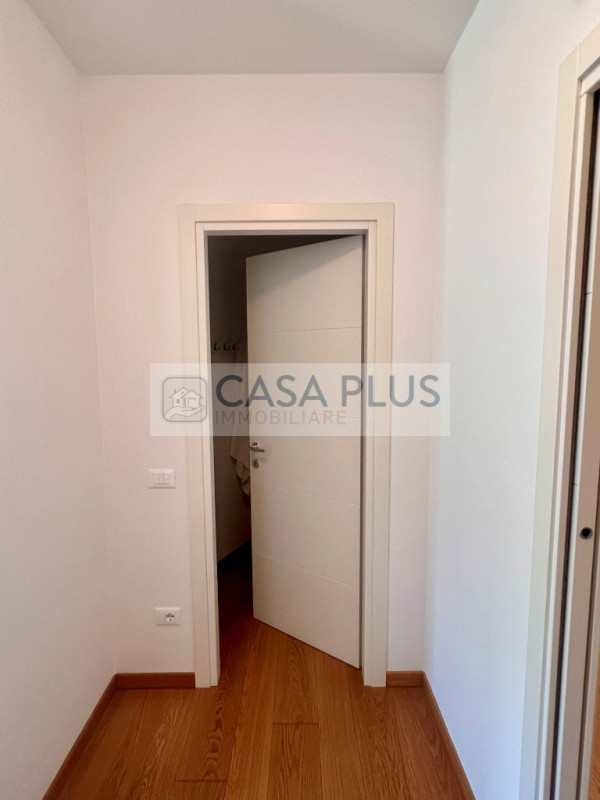INCARICO ESCLUSIVO – POVE DEL GRAPPA

In una tranquilla via laterale chiusa al traffico, comoda a...