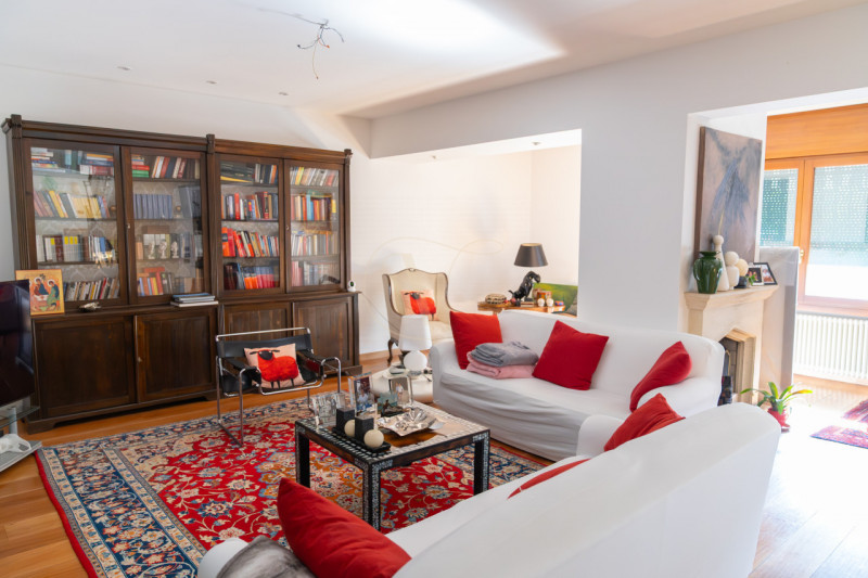 Questa villa indipendente non è semplicemente una dimora di lusso: è, per dimensioni, architettur...