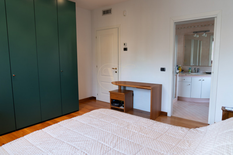 Questa villa indipendente non è semplicemente una dimora di lusso: è, per dimensioni, architettur...