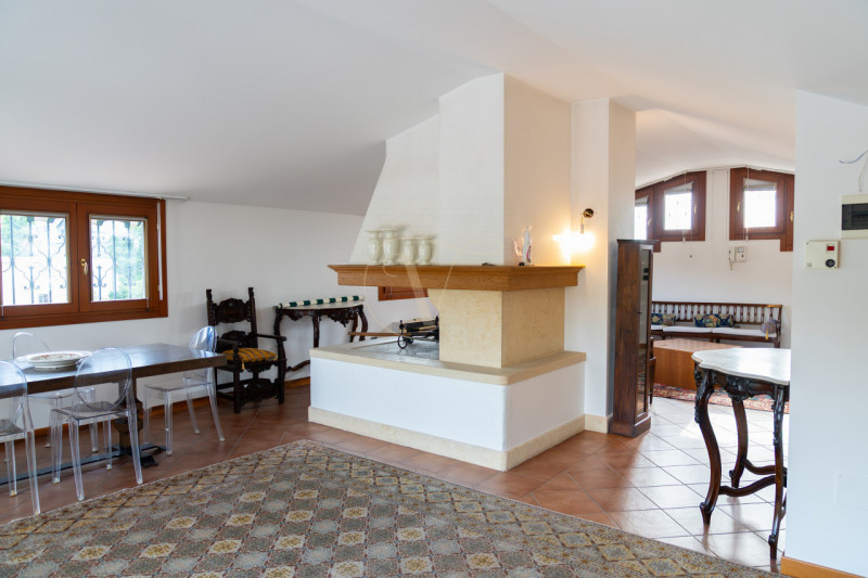 Questa villa indipendente non è semplicemente una dimora di lusso: è, per dimensioni, architettur...