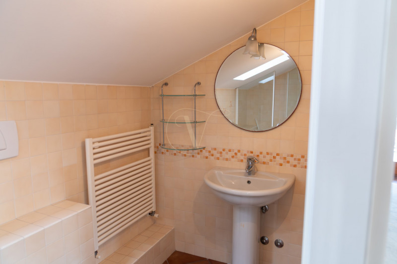 Questa villa indipendente non è semplicemente una dimora di lusso: è, per dimensioni, architettur...