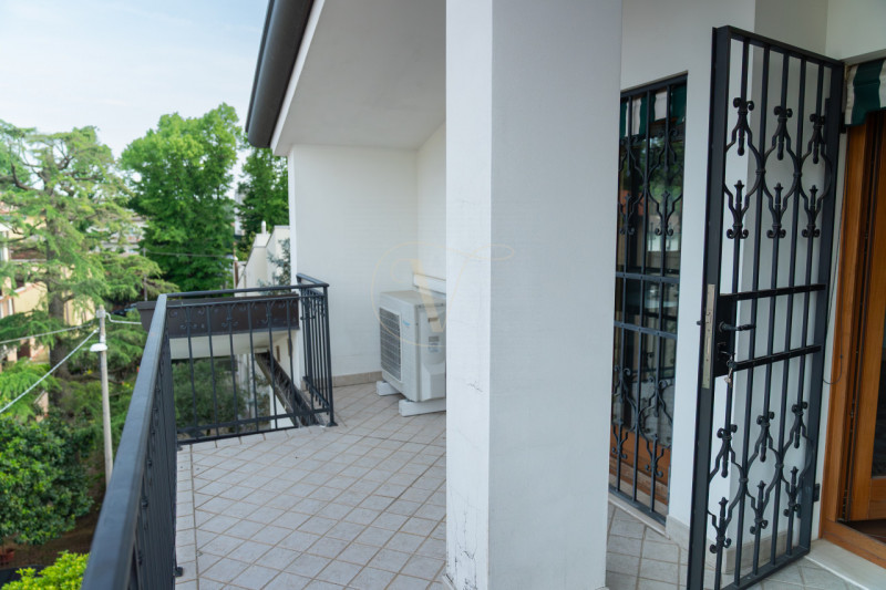 Questa villa indipendente non è semplicemente una dimora di lusso: è, per dimensioni, architettur...