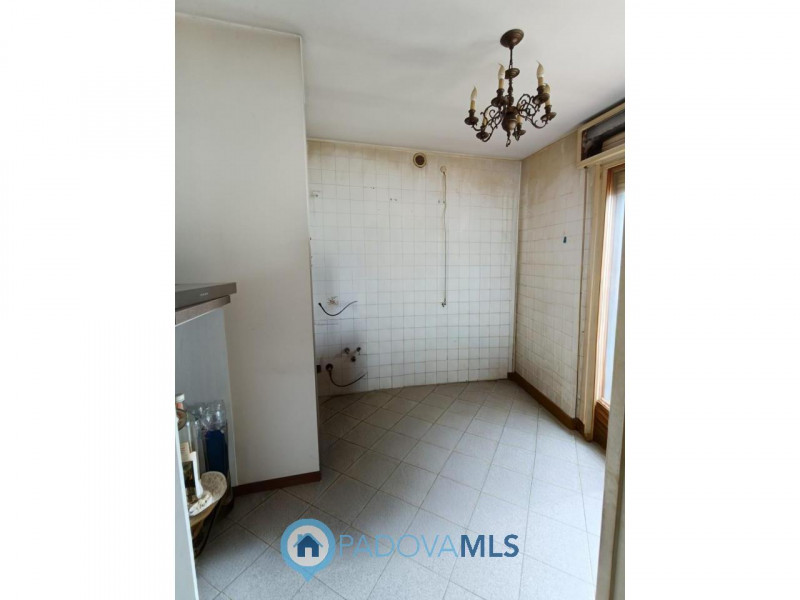 Immobile in esclusiva al Gruppo Padova MLS
Voltabarozzo – Ampia casa singola di circa 200 mq con ...