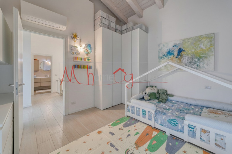 POLVERARA (rif:A2205-R): Nel cuore del quartiere, proponiamo un esclusivo appartamento quadriloca...