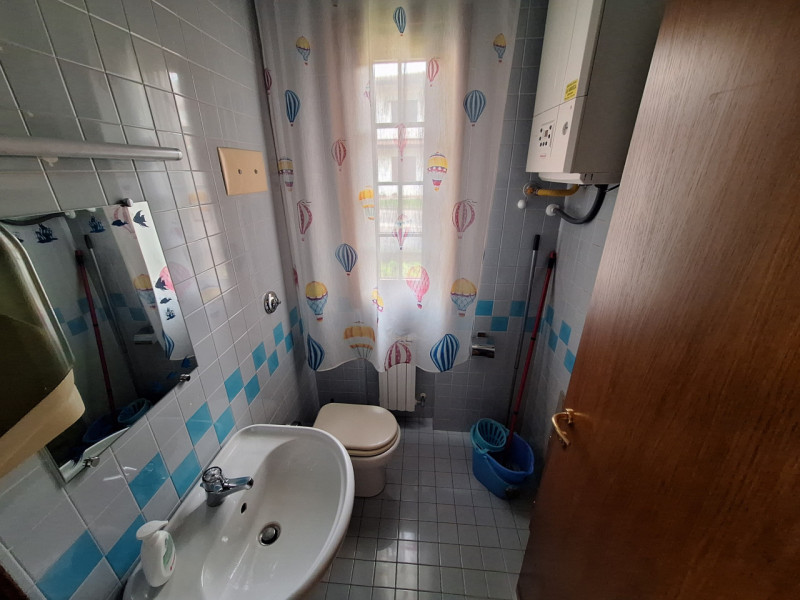 Nella tranquilla zona di Anzano, a Cappella Maggiore. Proponiamo un immobile ad uso studio uffici...
