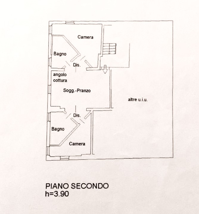 Scopri questa affascinante e molto particolare mansarda situata nell'incantevole zona di Mandriol...