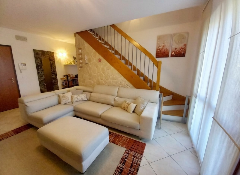 rif. 26623

RUBANO

Se cerchi una casa spaziosa, moderna e senza alcun lavoro da fare, questo app...