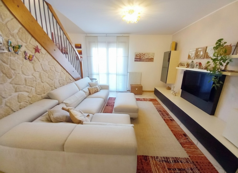 rif. 26623

RUBANO

Se cerchi una casa spaziosa, moderna e senza alcun lavoro da fare, questo app...