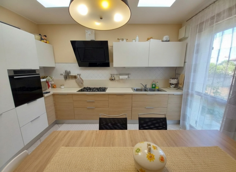 rif. 26623

RUBANO

Se cerchi una casa spaziosa, moderna e senza alcun lavoro da fare, questo app...