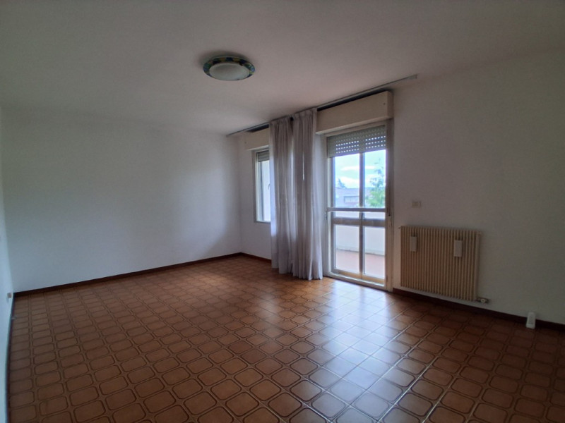 Quali sono i vantaggi di acquistare questo appartamento? 
Spazi interni ampi.
Gli appartamenti de...
