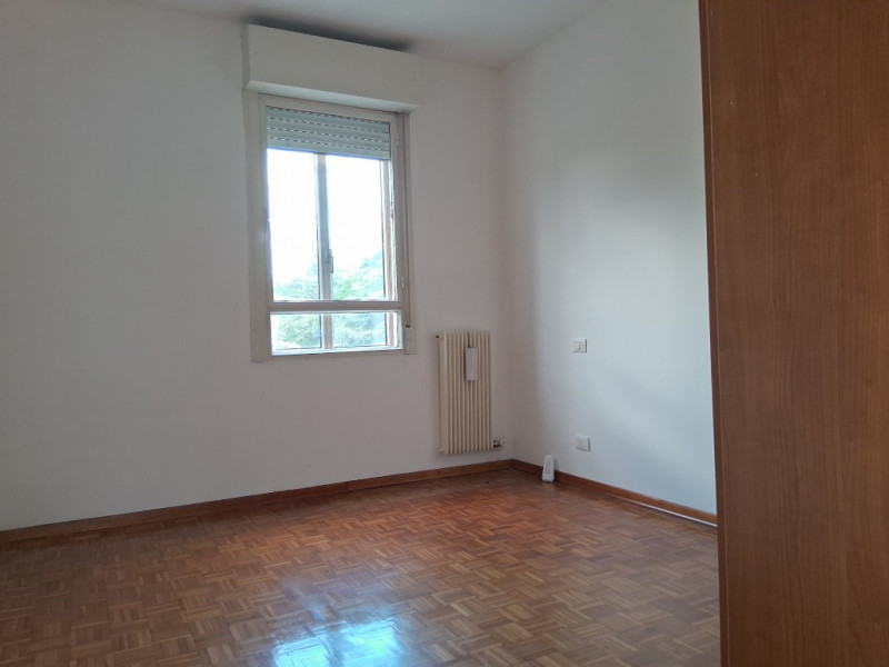 Quali sono i vantaggi di acquistare questo appartamento? 
Spazi interni ampi.
Gli appartamenti de...