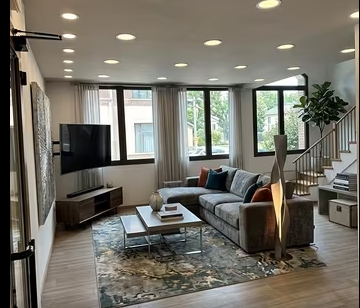 Complesso residenziale di pregio in contesto storico fine 800.
ZONA CENTRALE VENDESI  NEGOZIO / U...