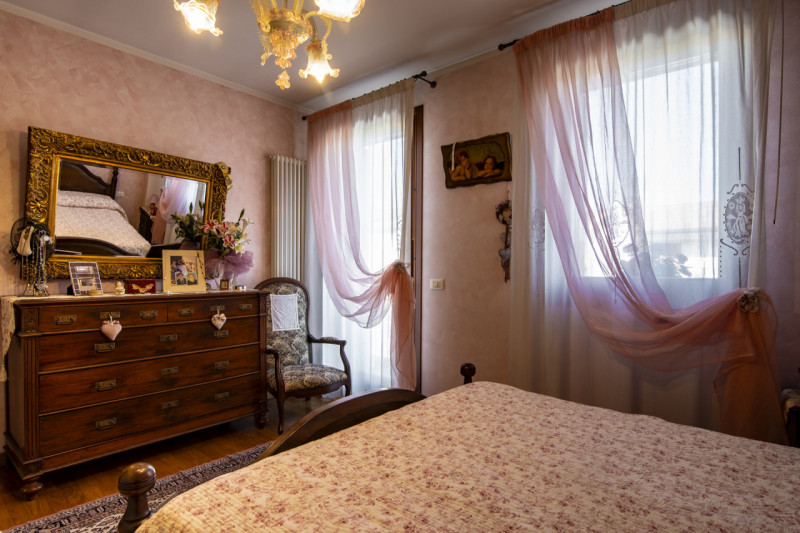 Scoprite la vostra nuova casa ideale nella tranquilla e ricercata zona di Cavino, nel comune di S...