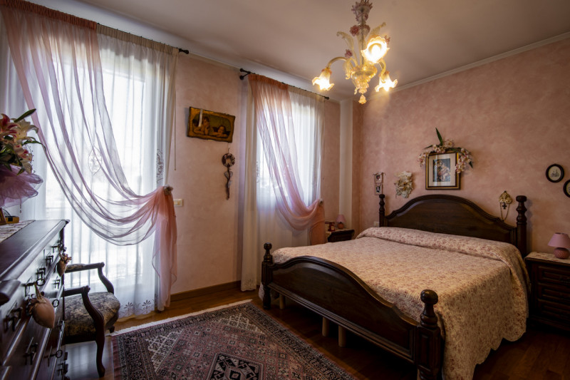 Scoprite la vostra nuova casa ideale nella tranquilla e ricercata zona di Cavino, nel comune di S...