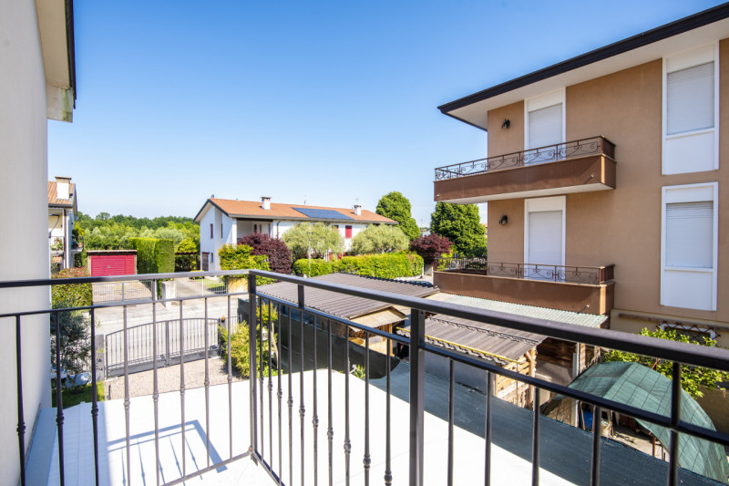 Scoprite la vostra nuova casa ideale nella tranquilla e ricercata zona di Cavino, nel comune di S...