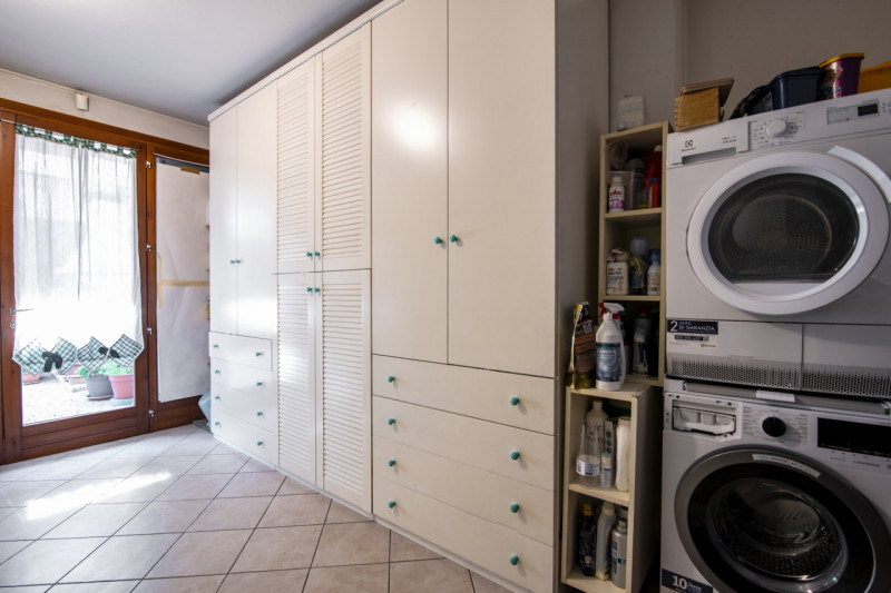 Scoprite la vostra nuova casa ideale nella tranquilla e ricercata zona di Cavino, nel comune di S...