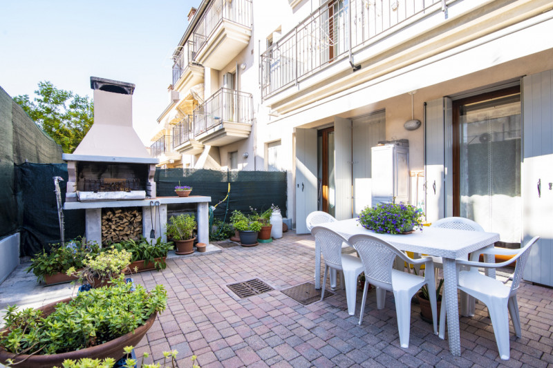 Scoprite la vostra nuova casa ideale nella tranquilla e ricercata zona di Cavino, nel comune di S...