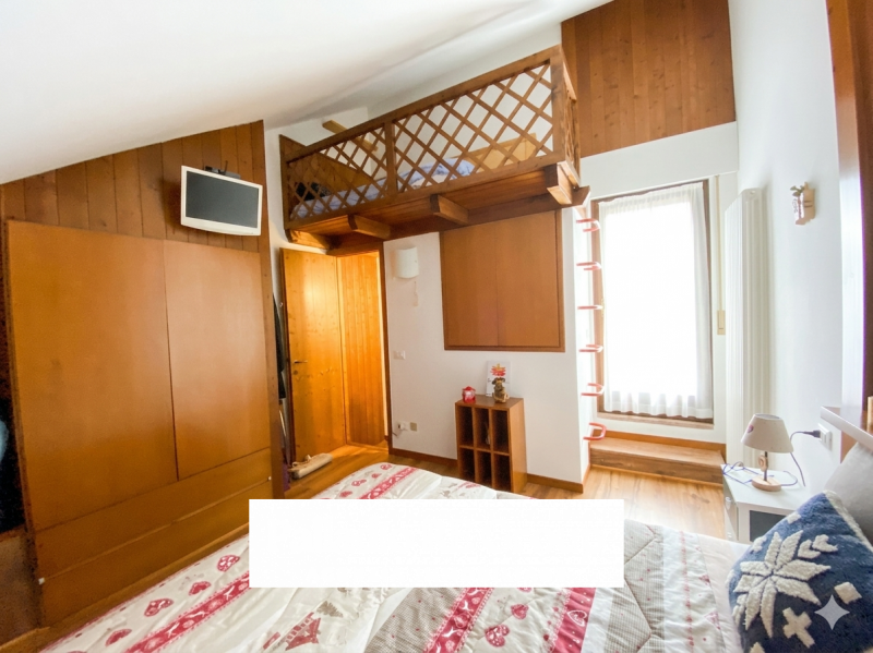 Gallio: Appartamento Duplex con Travi a Vista e Caminetto 

Inserito in un contesto condominiale ...