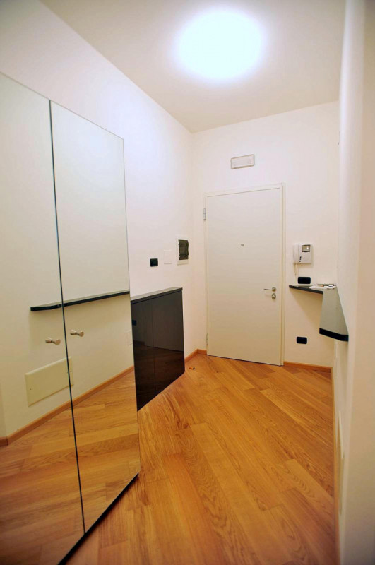 Scoprite questo splendido appartamento trilocale situato nel centro storico di Padova, a pochi pa...