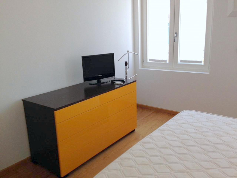Scoprite questo splendido appartamento trilocale situato nel centro storico di Padova, a pochi pa...