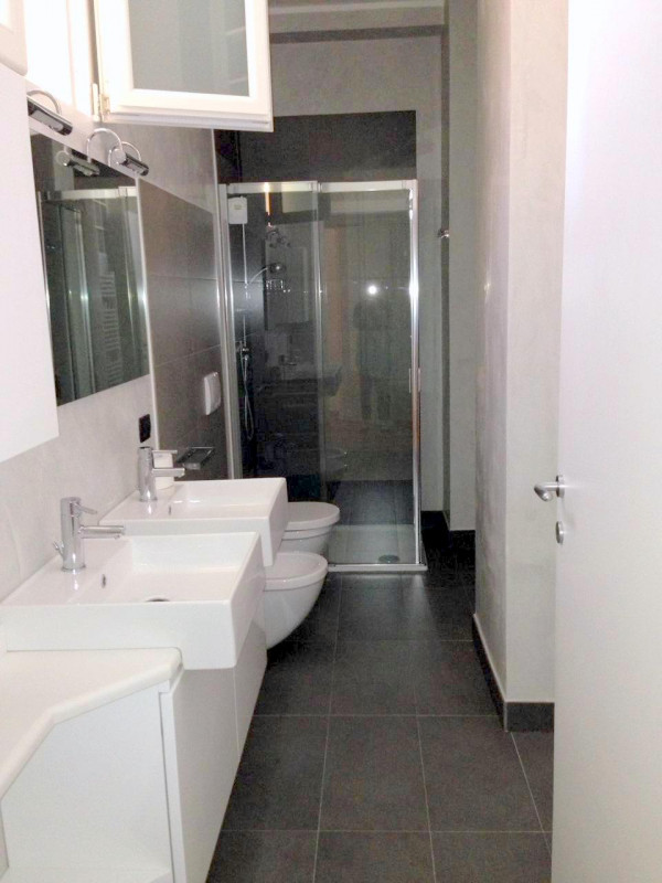 Scoprite questo splendido appartamento trilocale situato nel centro storico di Padova, a pochi pa...