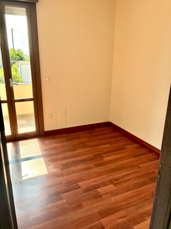 (Per INFO Monica 3482688677) A Padova, nella tranquilla e ricercata zona residenziale di Pontevig...