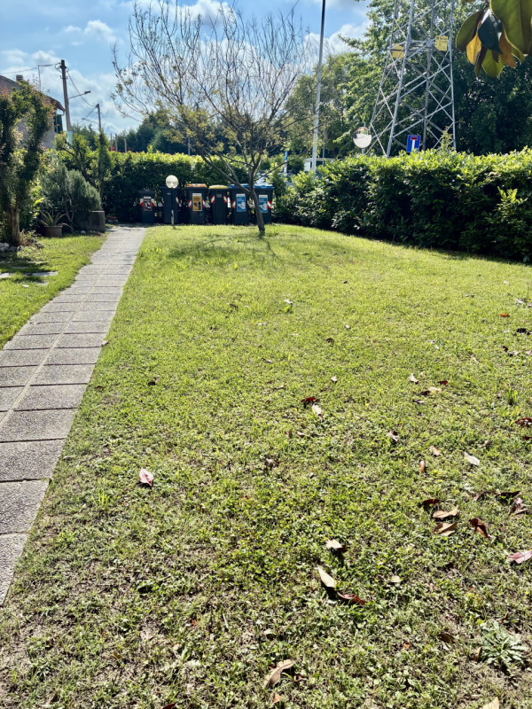(Per INFO Monica 3482688677) A Padova, nella tranquilla e ricercata zona residenziale di Pontevig...