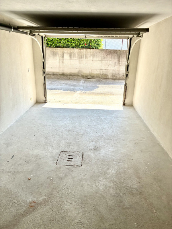 (Per INFO Monica 3482688677) A Padova, nella tranquilla e ricercata zona residenziale di Pontevig...