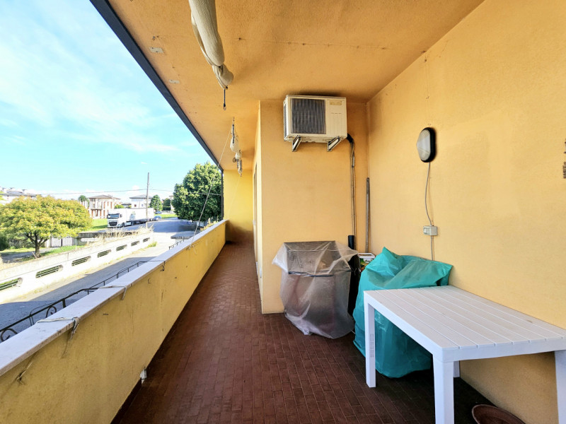 A Ospedaletto Euganeo, in un bel quartiere residenziale nel centro del Paese, proponiamo in vendi...