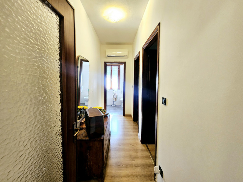 A Ospedaletto Euganeo, in un bel quartiere residenziale nel centro del Paese, proponiamo in vendi...