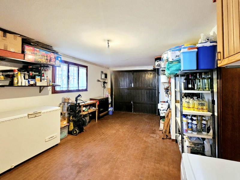 A Ospedaletto Euganeo, in un bel quartiere residenziale nel centro del Paese, proponiamo in vendi...
