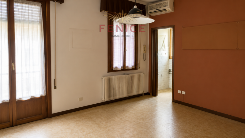 Un'opportunità unica nel cuore di Montebelluna: proponiamo in vendita un appartamento di oltre 15...