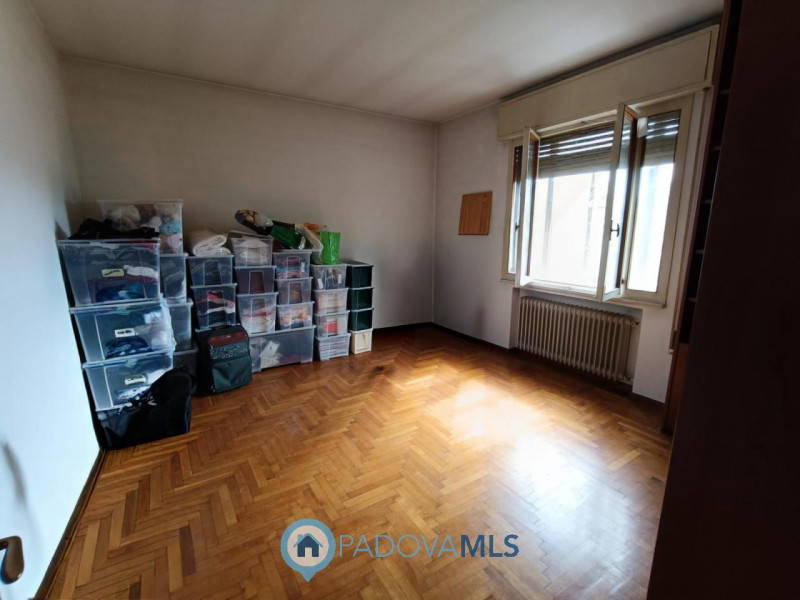 Immobile in esclusiva al Gruppo Padova MLS
Voltabarozzo – Ampia casa singola di cirrca 200mq con ...