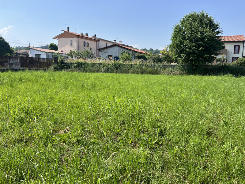 Se stai cercando un'opportunità unica per costruire la tua casa ideale, non perdere questo lotto ...
