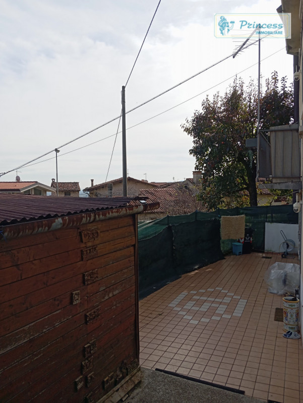 In zona collinare di Schio, località Tretto, proponiamo in vendita una splendida casa affiancata ...
