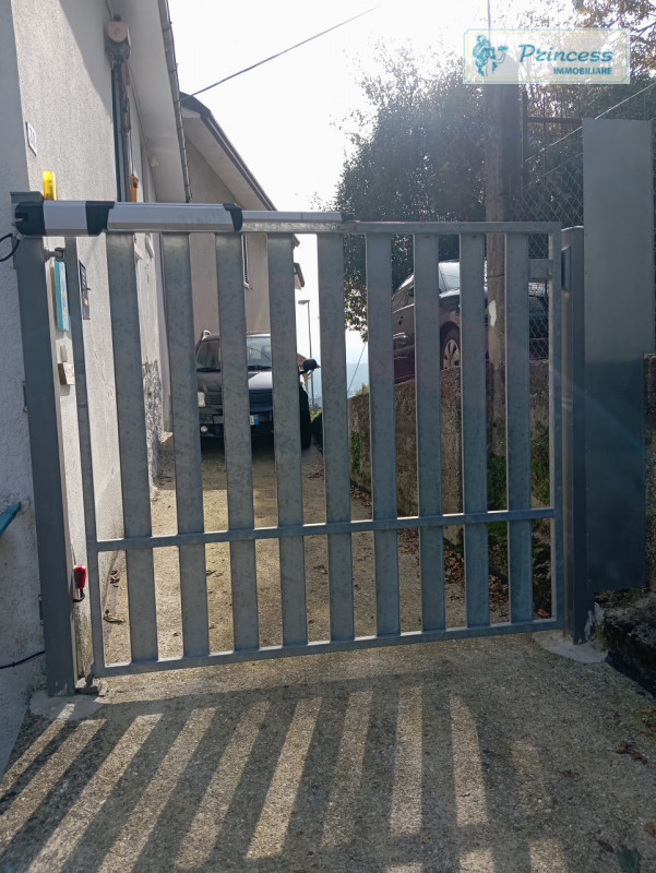 In zona collinare di Schio, località Tretto, proponiamo in vendita una splendida casa affiancata ...