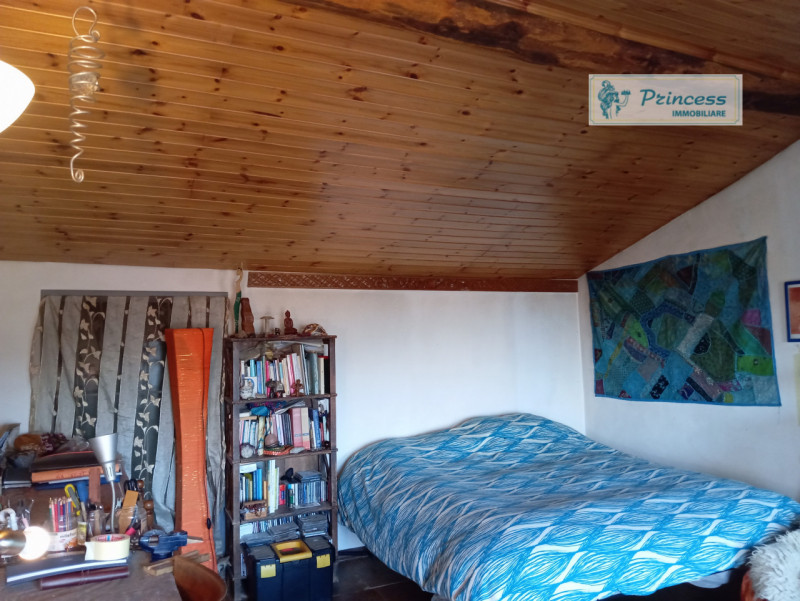 In zona collinare di Schio, località Tretto, proponiamo in vendita una splendida casa affiancata ...