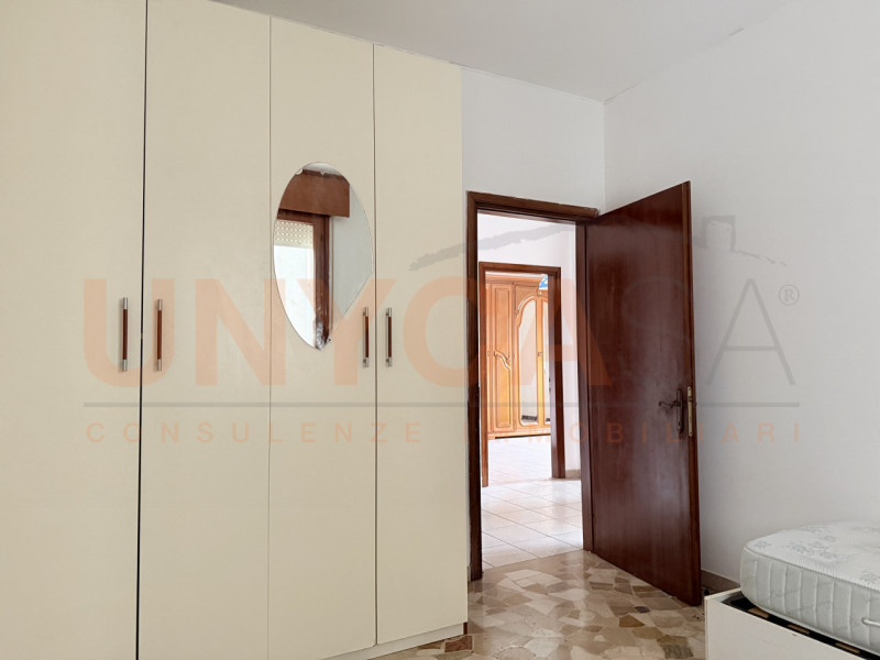 MONTEGALDA: spazioso appartamento di 110 mq, situato al quarto piano di una palazzina dotata di a...