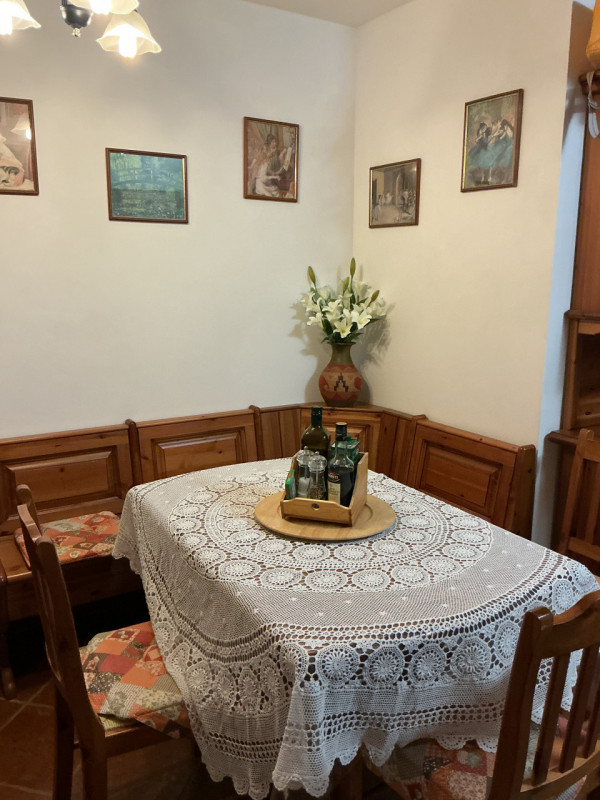 AURONZO DI CADORE IN OTTIMA POSIZIONE Proponiamo in vendita un grazioso appartamento, completamen...