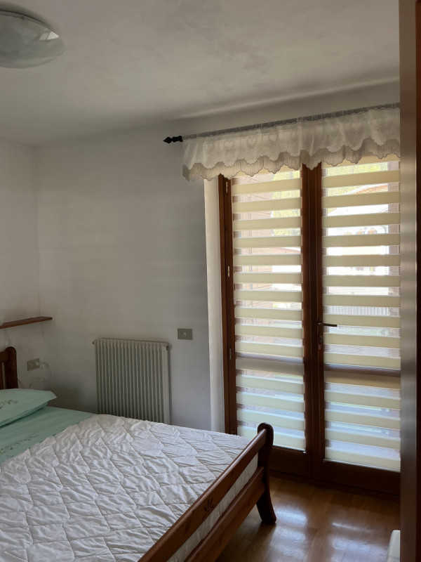 AURONZO DI CADORE IN OTTIMA POSIZIONE Proponiamo in vendita un grazioso appartamento, completamen...