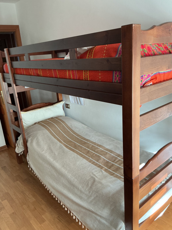 AURONZO DI CADORE IN OTTIMA POSIZIONE Proponiamo in vendita un grazioso appartamento, completamen...